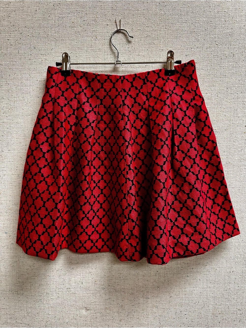 Banana Republic NWT Red and Black pleated Skirt